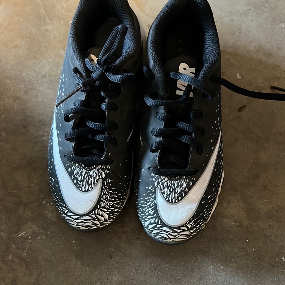 Kids Nike Vapor Baseball Cleats. Size 13C